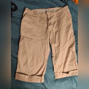 Izod Capris, Size 12, Khaki, In Great Condition